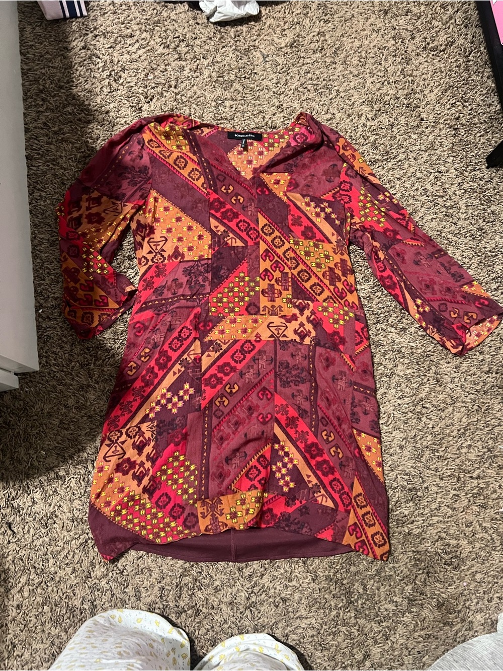 BCBGMaxAzria Red and Orange Geometric V‑Neck Long Sleeve Dress